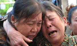 Cô Jiang Ai-wu và mẹ 