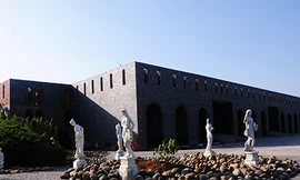 Doanh nhân Sài Gòn xây lâu đài giả cổ châu Âu