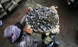 Xót lòng phận nữ nhi đội đá vá đời