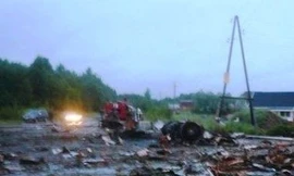 Máy bay rơi, 44 người chết