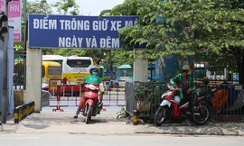 Dịch COVID -19 bùng phát, tài xế 'méo mặt' vì bến xe, đường phố vắng tanh