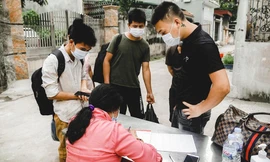 Phong tỏa nơi ở của nhân viên y tế mắc COVID -19 tại Đông Anh