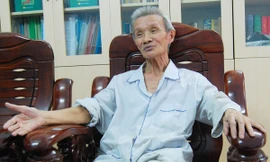 Ông Võ Văn Chi khẳng định: “Chưa có nghiên cứu nào cho thấy gỗ sưa chữa bệnh”