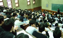 Giảng viên chính phải sử dụng thành thạo ngoại ngữ