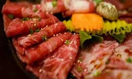 Vì các chất béo bão hòa có thể khiến bạn gặp khó khăn trong việc tiêu hóa, nên bạn hãy lựa chọn các loại thịt nạc để có được nguồn cung cấp protein tốt nhất. Ảnh: Internet