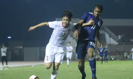 Hàng thủ U19 Việt Nam chơi tốt trước đối thủ mạnh hơn. Ảnh: Nguyên Trí. 