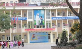 Trường tiểu học Trung Văn, nơi phụ huynh "tố" giáo viên đánh học sinh