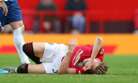 Scott McTominay đau đớn sau trận đấu với Brighton.