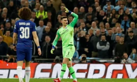 Thủ môn Chelsea, Kepa cãi lệnh HLV Sarri