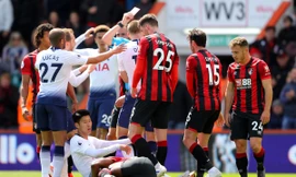 Son Heung-min nhận thẻ đỏ vô duyên ở cuối hiệp một