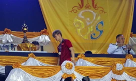 Công Phượng và đồng đội nhận HCB. Ảnh: Hữu Phạm