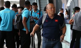 Tuyển Việt Nam đến Thái Lan. Ảnh: Siam Sports.