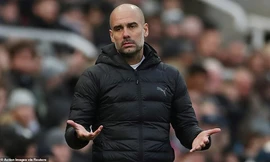 Pep Guardiola thất vọng trước Newcastle.