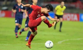 Pha sút trượt đáng tiếc của Công Phượng.