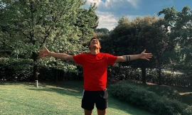 Paulo Dybala đăng ảnh ăn mừng "chiến thắng" trước COVID-19.