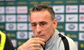 HLV Paulo Bento chịu nhiều áp lực sau thất bại