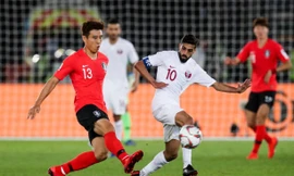 Tiền vệ Koo Ja Cheol trong trận đấu với Qatar