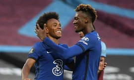  Willian chỉ ở lại nếu Chelsea ký hợp đồng 3 năm.