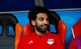 Salah bất ngờ ngồi dự bị cả trận.