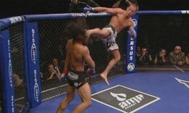 Cú đá huyền thoại của Anthony Pettis