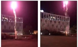 Một số CĐV được cho là của Liverpool đã đốt pháo hoa lúc 4 giờ sáng trước khách sạn Hilton, nơi mà Barca đang đóng quân