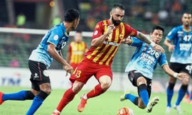 De Paula (giữa) là chân sút hàng đầu ở giải vô địch quốc gia Malaysia.