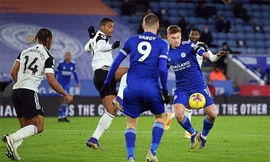 Thua sốc Fulham, Leicester lỡ cơ hội vào top 3