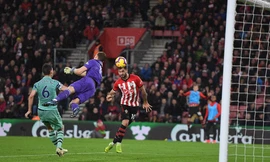 VIDEO: Hàng thủ tệ hại, Arsenal đứt mạch 22 trận bất bại