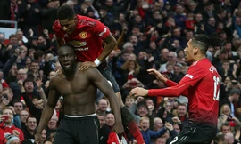 Romelu Lukaku cởi áo ăn mừng trước Southampton