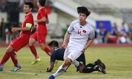 Nguyễn Công Phượng trong trận đấu với Lào