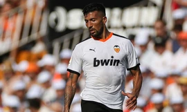 Ezequiel Garay là cầu thủ đầu tiên ở La Liga nhiễm Covid-19.