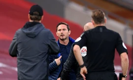 Frank Lampard nổi điên với ban huấn luyện Liverpool.