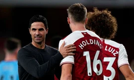 HLV Mikel Arteta tự tin vững ghế ở Arsenal bất chấp kết quả tệ hại.