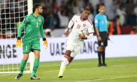 Ahmed Khalil ăn mừng bàn gỡ hòa cho UAE