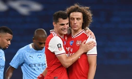 David Luiz là người lập công đầu giúp Arsenal hạ Man City