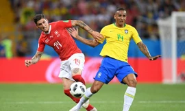 Danilo bị tổn thương dây chằng mắt cá và sẽ mất cả tháng điều trị. 