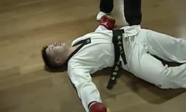 Huang Xiaolong bị đối thủ hạ đo ván chỉ sau 7 giây.