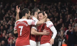 Mesut Ozil tỏa sáng rực rỡ trong ngày trở lại