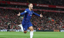 Eden Hazard lập siêu phẩm hạ Liverpool ngay tại Anfield