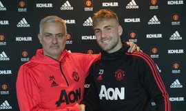 Luke Shaw rạng rỡ ký hợp đồng mới