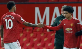 Shola Shoretire thay thế một ngôi sao khác của học viện M.U, Rashford.
