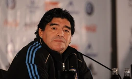 Maradona ngã đập đầu, bị bỏ rơi 3 ngày trước khi đột tử?