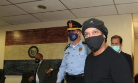 Ronaldinho tại tòa án.