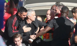 Mourinho đòi đánh một thành viên của Chelsea
