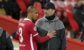 Chấn thương của Fabinho khiến người Liverpool "đứng ngồi không yên".
