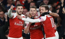 Arsenal thắng dễ Napoli với tỉ số 2-0.