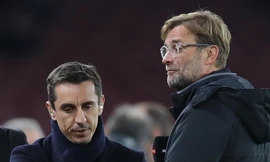 Neville và Klopp đang khác quan điểm