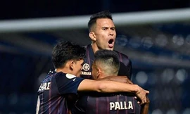 Các cầu thủ Buriram Utd ăn mừng bàn thắng