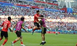 Hàn Quốc tiễn ĐKVĐ thế giới về nước ngay từ vòng bảng.