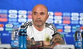 Jorge Sampaoli buồn bã sau thất bại